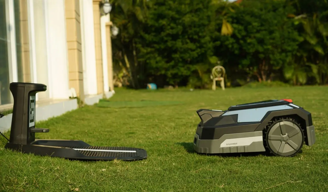 The Perfect Lawn, Every Time: How Dual-Perception Robotic Mowers Work